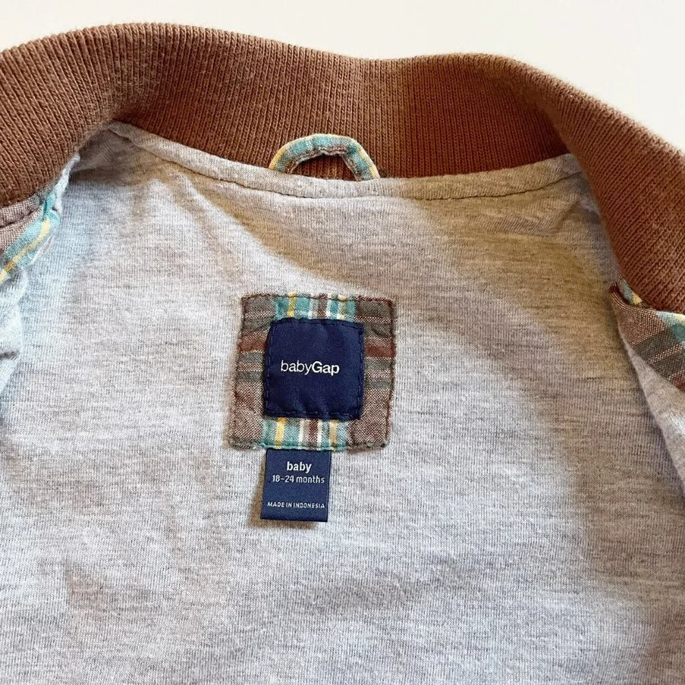 GAP plaid light
